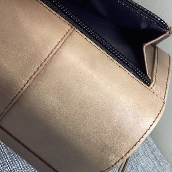Bosca leather wallet - Picture 9 of 15